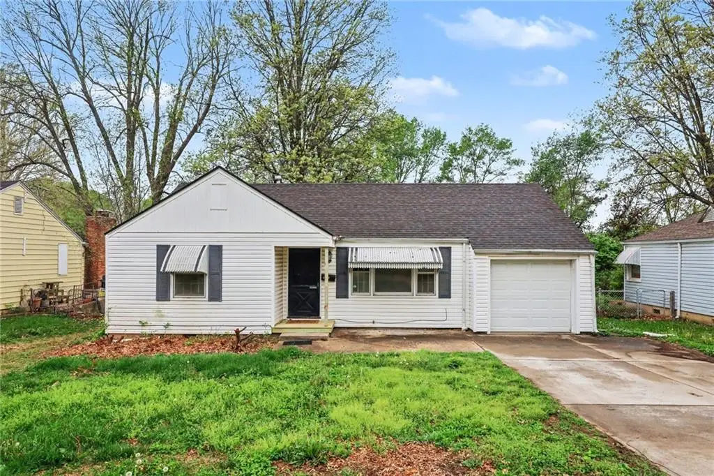 7723 Sni-a-bar Road, Kansas City, MO 64129 - #1