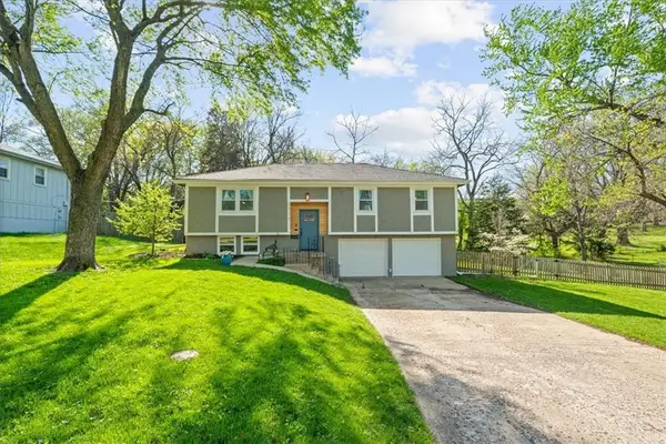 5520 Stearns Street, Shawnee, KS 66203