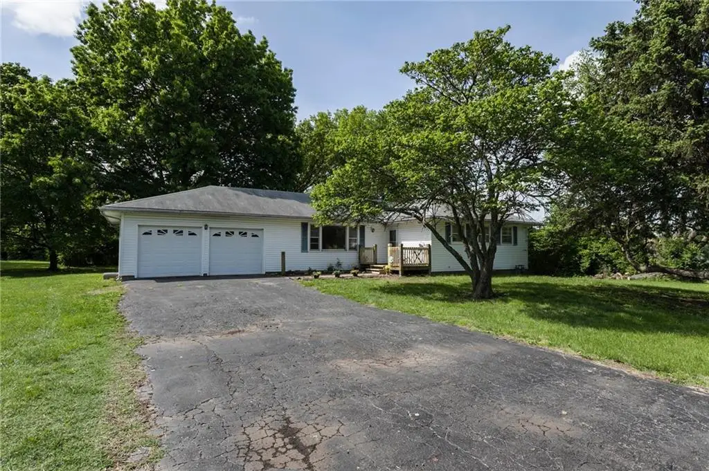 3205 Shawnee Drive, Kansas City, KS 66106 - #1