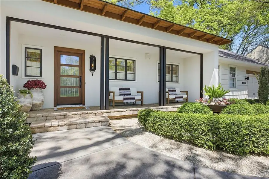 9526 Manor Road, Leawood, KS 66206 - #2