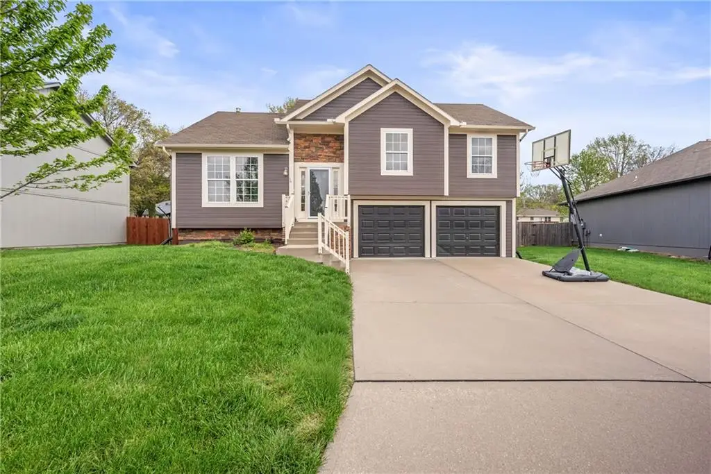 930 NW Scenic Drive, Grain Valley, MO 64029 - #1