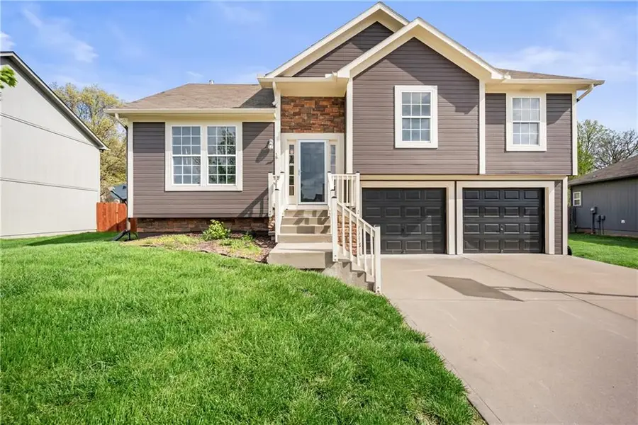 930 NW Scenic Drive, Grain Valley, MO 64029 - #2