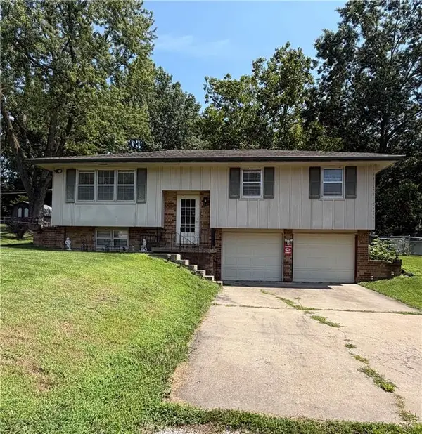 2607 NW Powderhorn Drive, Kansas City, MO 64154