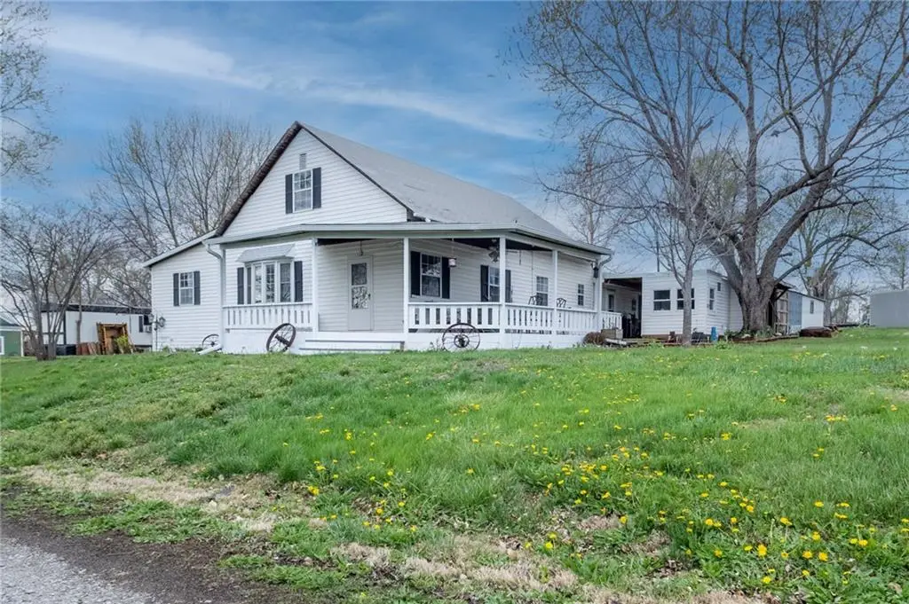 215 W 1st Street, Burlington Junction, MO 64428 - #1