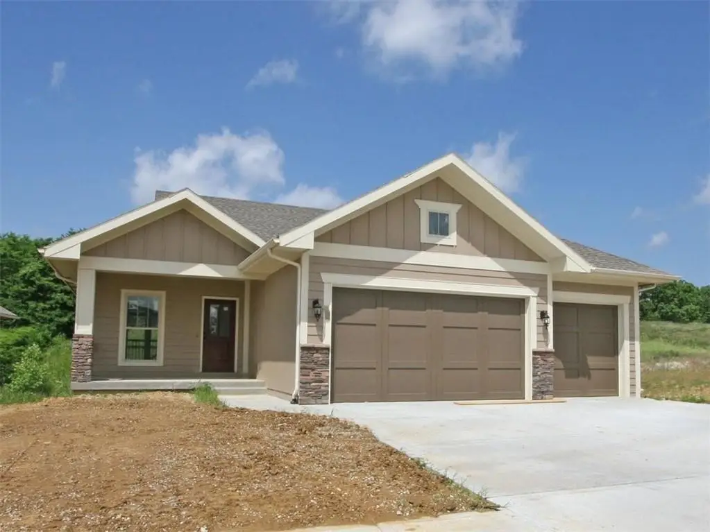 4820 NW Huonker Court, Riverside, MO 64150 - #1