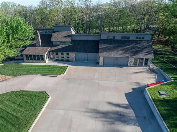 1204 Live Oak Lane, Warrensburg, MO 64093