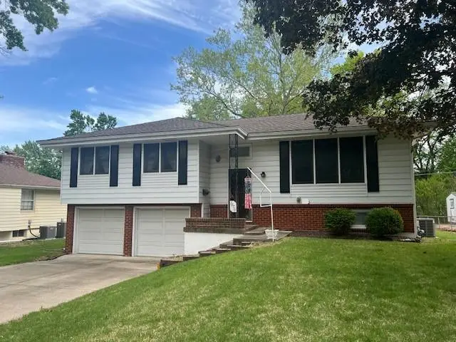 10711 W 92nd Street, Overland Park, KS 66214 - #2