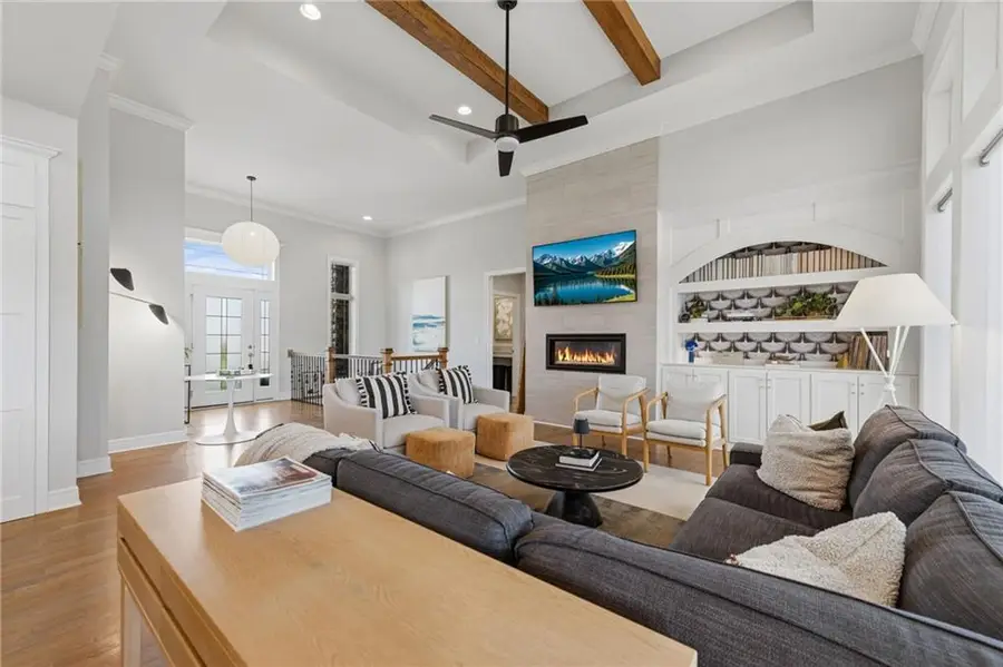 5745 Barn Hill Road, Parkville, MO 64152 - #2