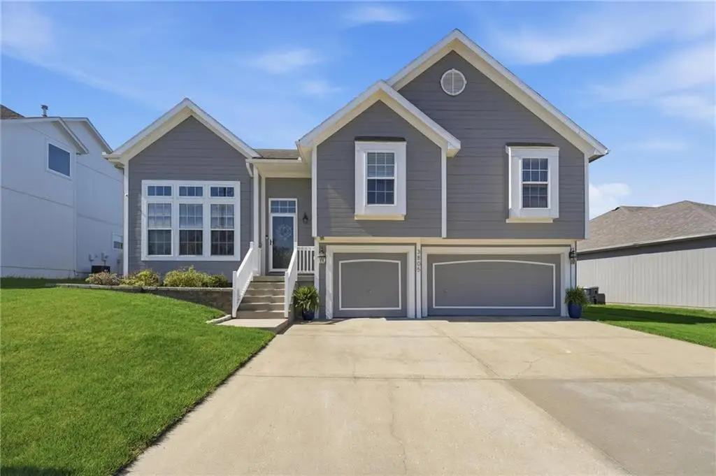 3805 NW Old Stagecoach Road, Kansas City, MO 64154 - #1