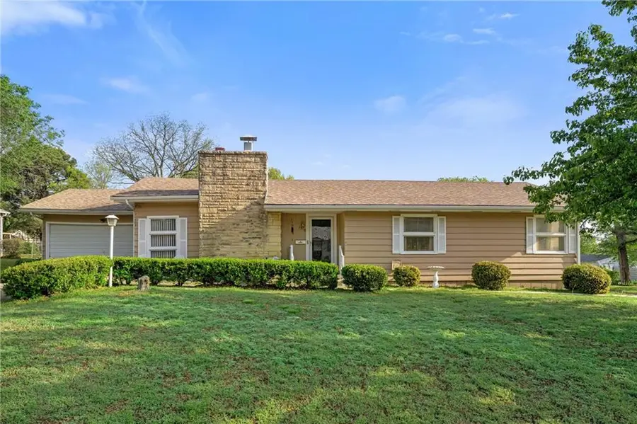 1318 Hibbard Street, Coffeyville, KS 67337 - #2