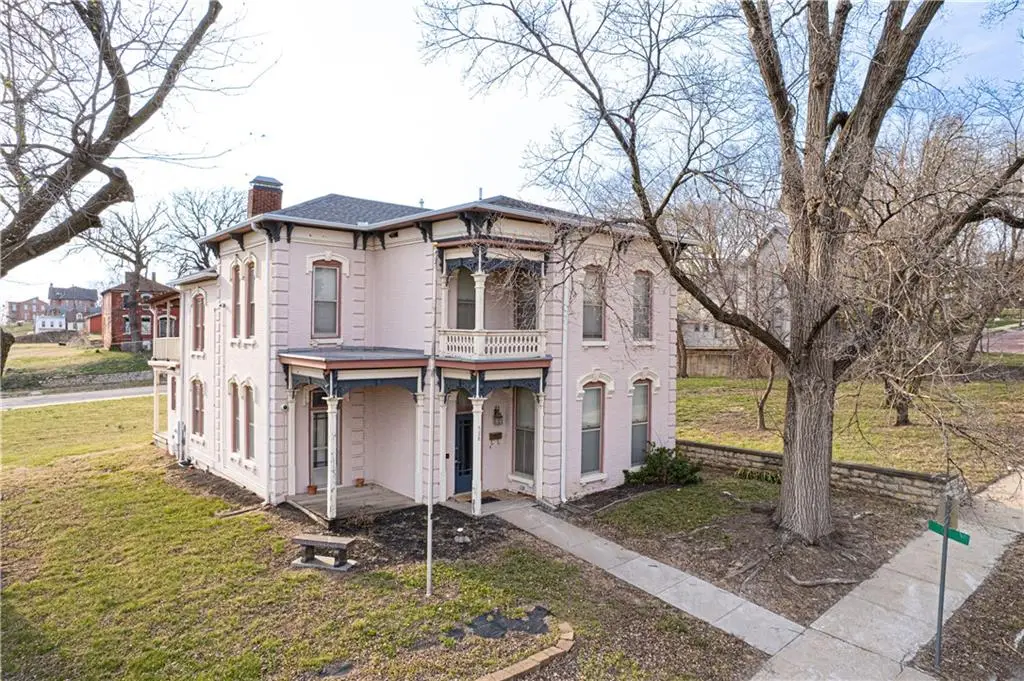 528 N 8th Street, Saint Joseph, MO 64501 - #1