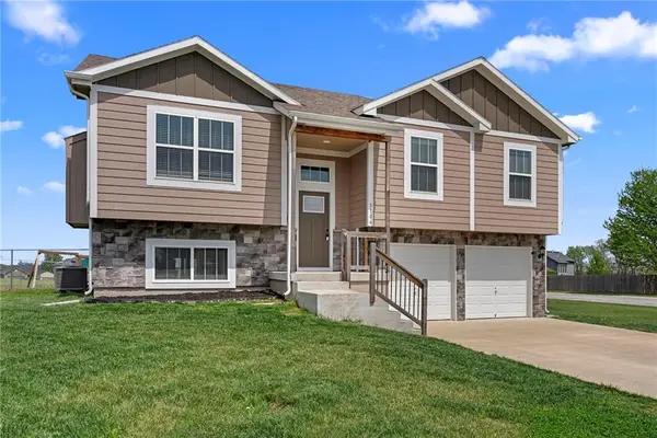 3106 Katy Trail Drive, Harrisonville, MO 64701