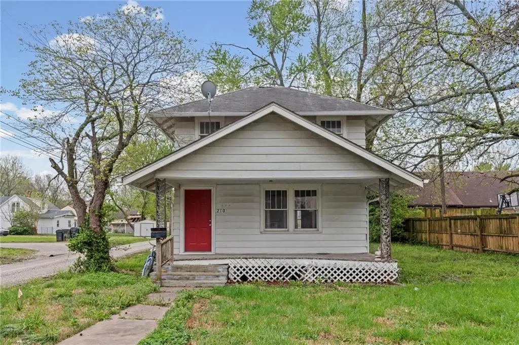 210 E 12th Street, Ottawa, KS 66067 - #1