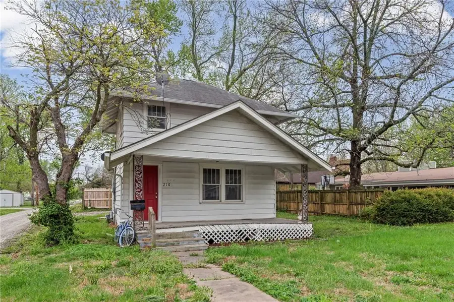 210 E 12th Street, Ottawa, KS 66067 - #2