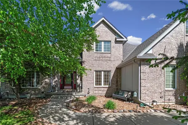 15733 Pine Circle, Basehor, KS 66007