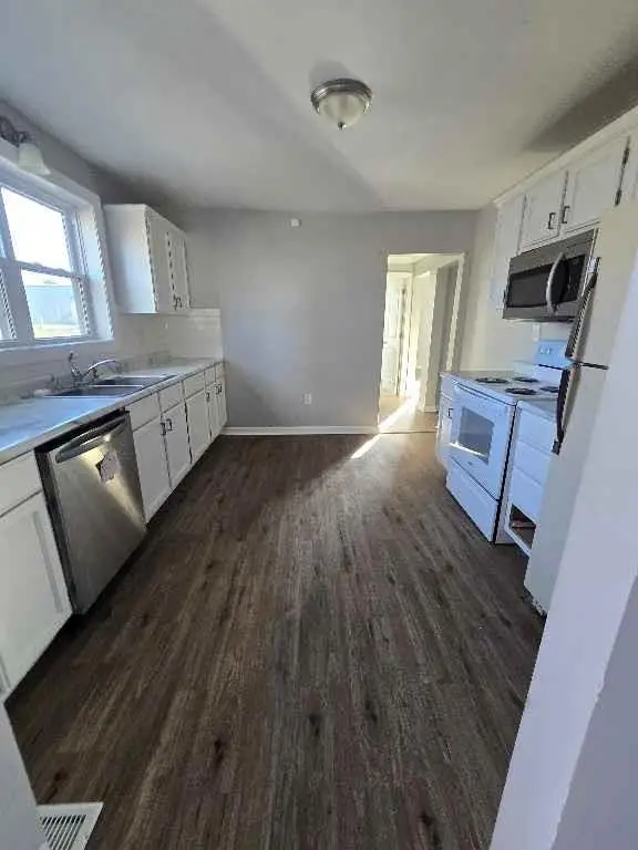 313 E Kay Street, Lansing, KS 66043 - #3