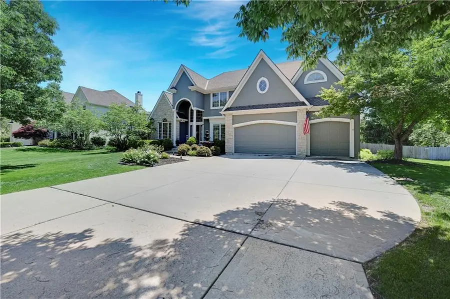 5013 W 150th Street, Leawood, KS 66224 - #2