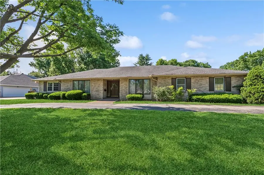 911 W 111th Terrace, Kansas City, MO 64114 - #2