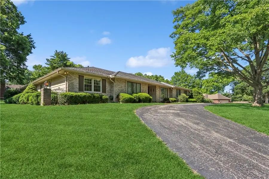911 W 111th Terrace, Kansas City, MO 64114 - #3