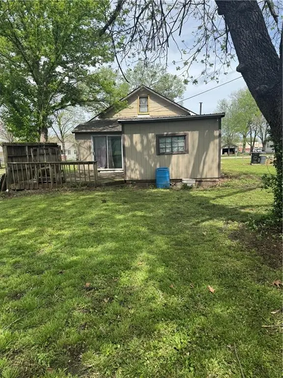 614 W 7th Avenue, Garnett, KS 66032 - #2
