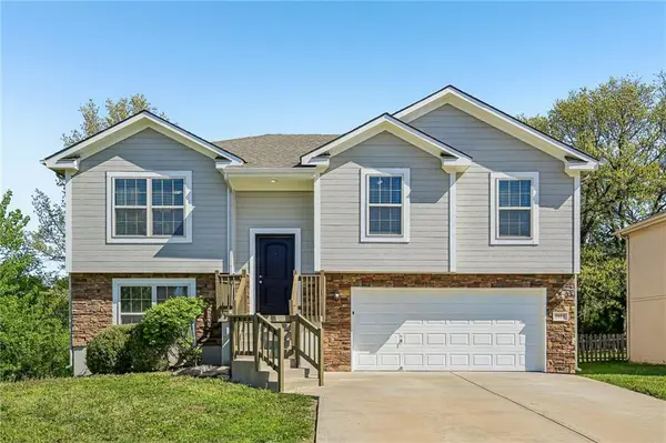 1614 NW Hilltop Lane, Grain Valley, MO 64029