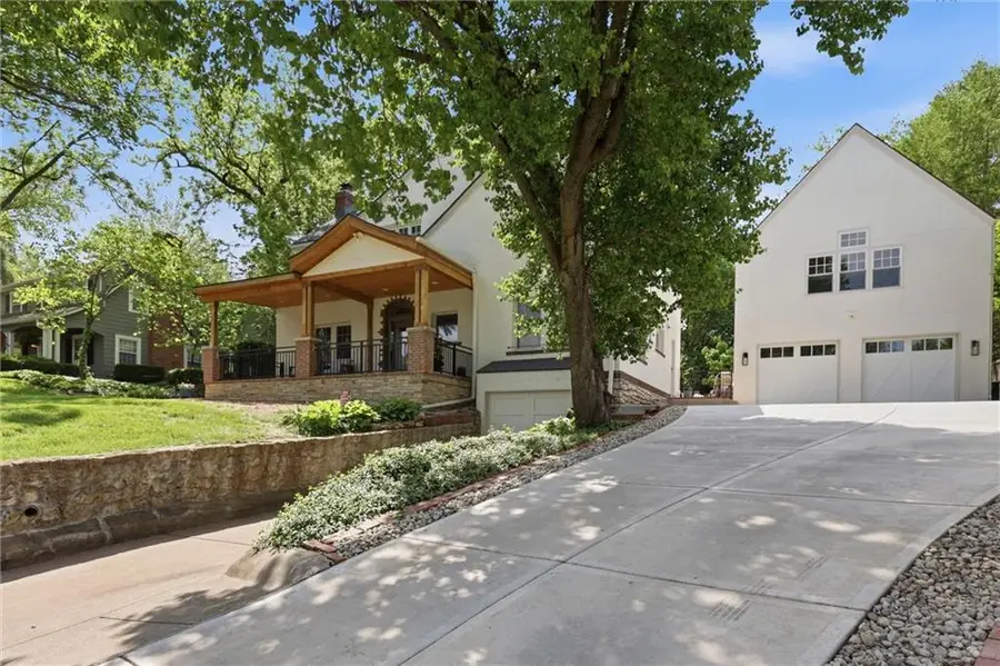 709 W 50th Street, Kansas City, MO 64112 - #3