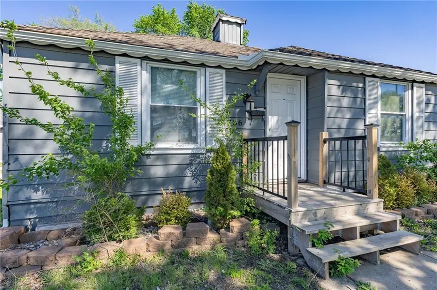 736 S Kansas Avenue, Olathe, KS 66061 - #2