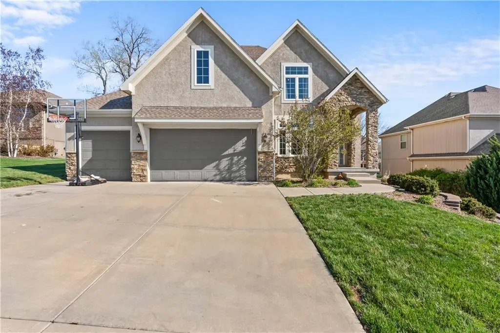 1308 NE Woods Edge Circle, Lees Summit, MO 64064 - #1