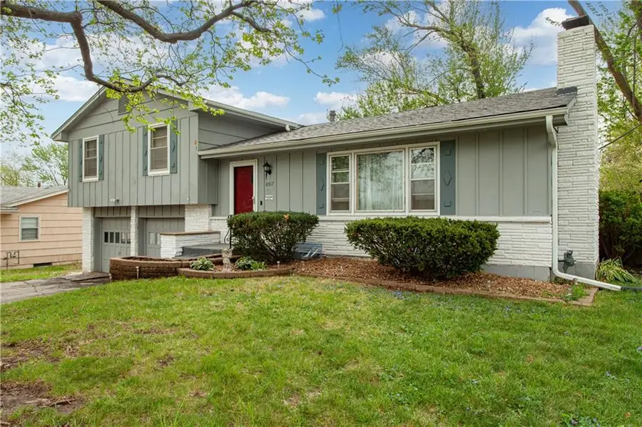 8917 E 58 Street, Raytown, MO 64133 - #2