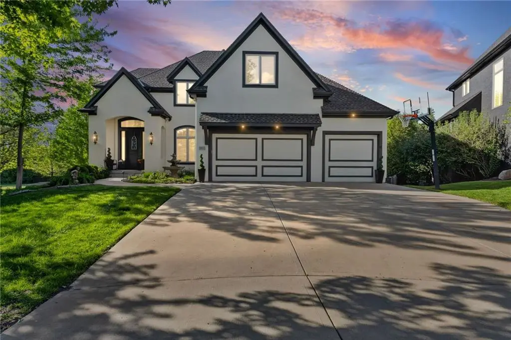 9512 W 162nd Street, Overland Park, KS 66085 - #1