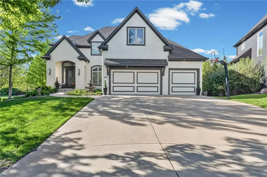 9512 W 162nd Street, Overland Park, KS 66085 - #2