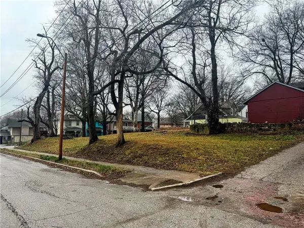 3240 Thompson Avenue, Kansas City, MO 64124