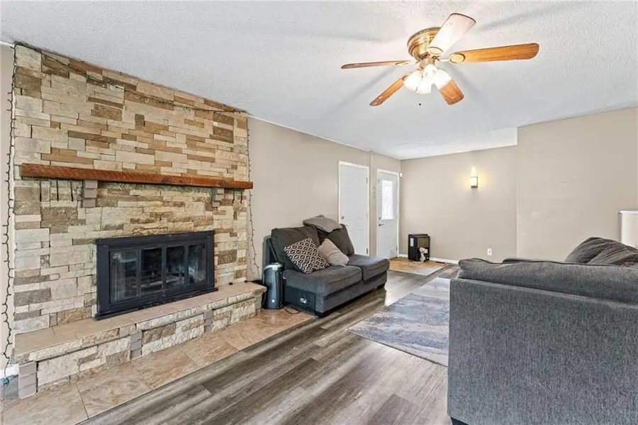 5849 Auburn Road, Topeka, KS 66610 - #2