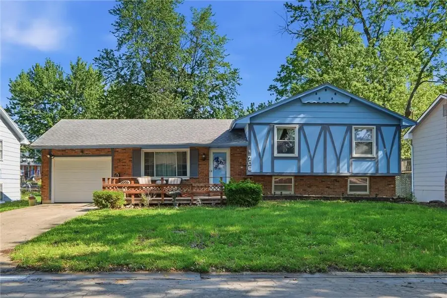 706 NE Darwin Street, Lees Summit, MO 64063 - #2