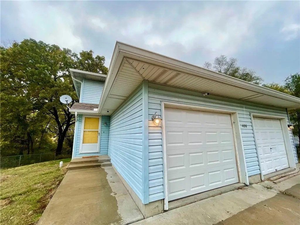 408 E Main Unit 1 & 2 Street, Smithville, MO 64089 - #1