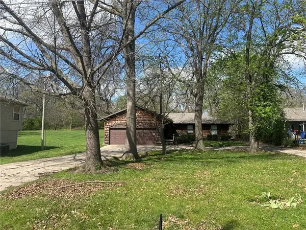 7926 Ditzler Avenue, Raytown, MO 64138