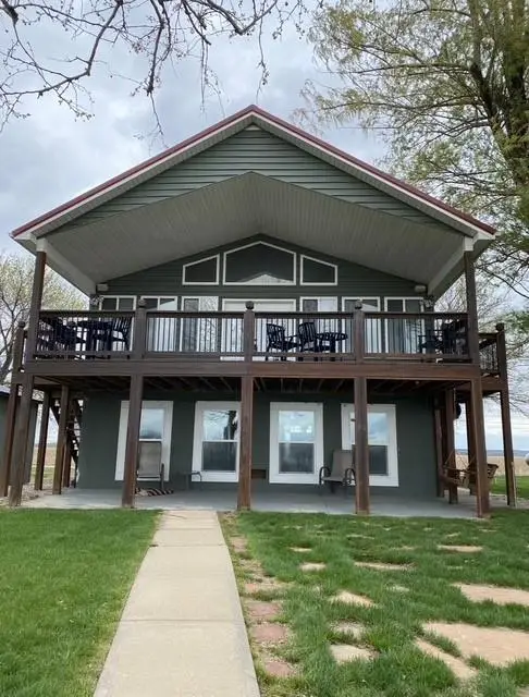 360 Lakeshore Drive, Big Lake, MO 64437