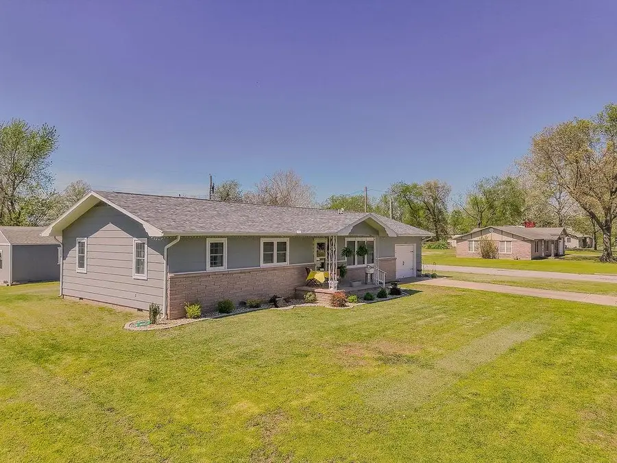 2009 Washington Avenue, Baxter Springs, KS 66713 - #2