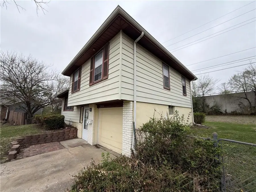 5904 E 95th Terrace, Kansas City, MO 64134 - #3