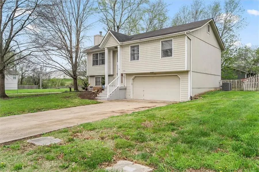 8812 Golden Lane, De Soto, KS 66018 - #2