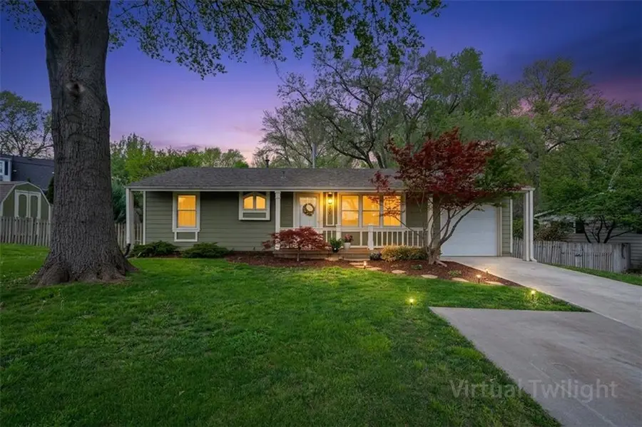 9036 Hemlock Drive, Overland Park, KS 66212 - #2