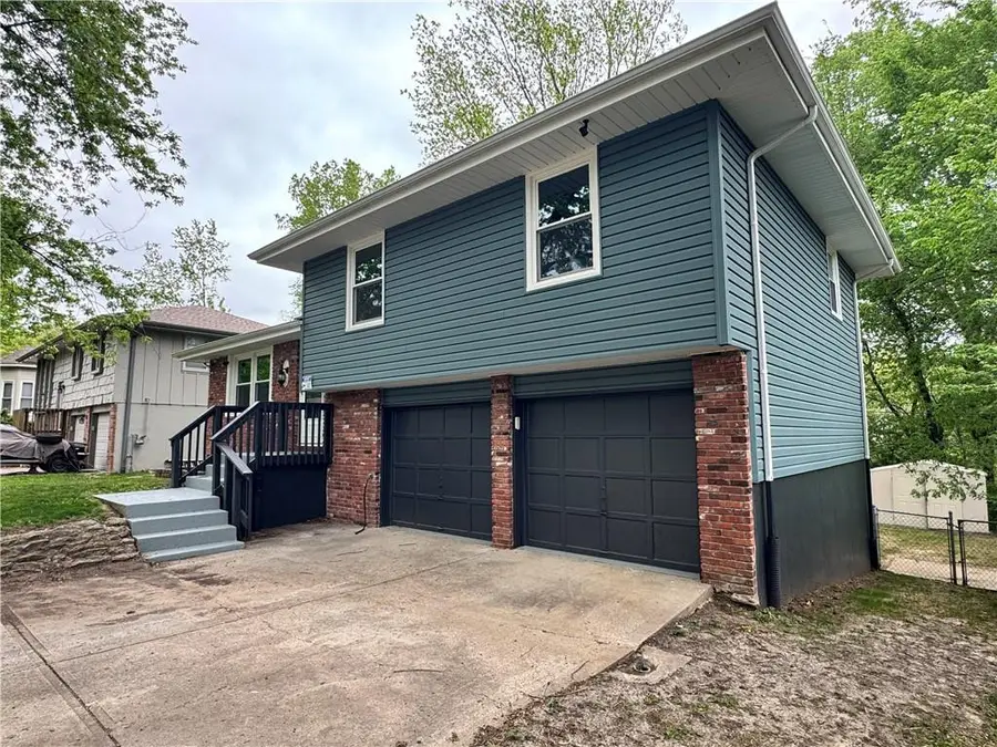 3917 N Colorado Avenue, Kansas City, MO 64117 - #3