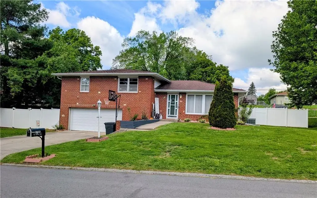 3410 W Lantern Lane, Saint Joseph, MO 64506 - #1
