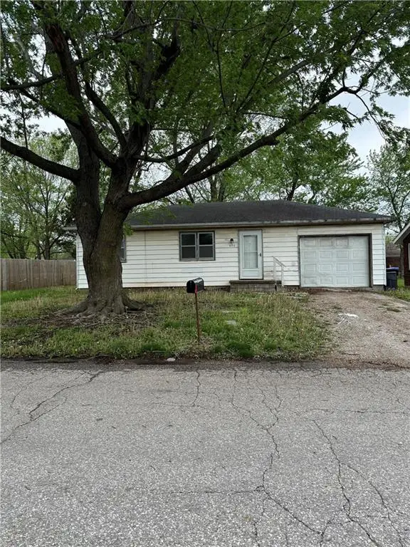 606 Wilkes Drive, Warrensburg, MO 64093