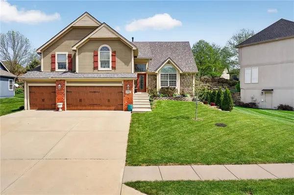 6719 NW Monticello Terrace, Parkville, MO 64152