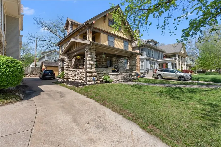 3632 Harrison Boulevard, Kansas City, MO 64109 - #3