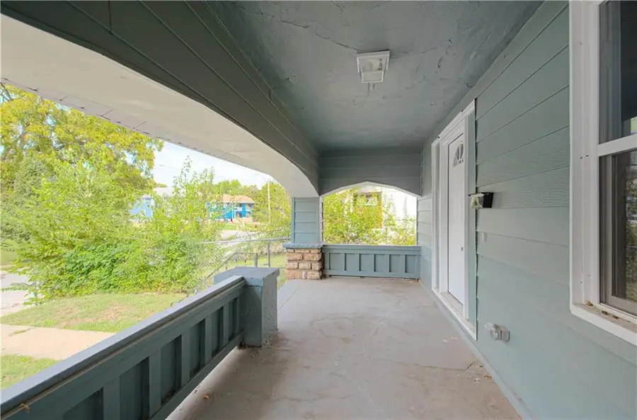 3411 Agnes Avenue, Kansas City, MO 64128 - #2