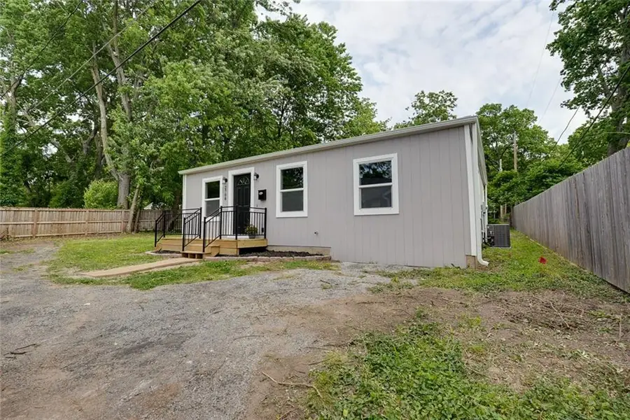 2708 Windsor Avenue, Independence, MO 64052 - #2