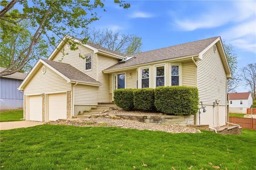 6721 N St Clair Court, Kansas City, MO 64151 - #2