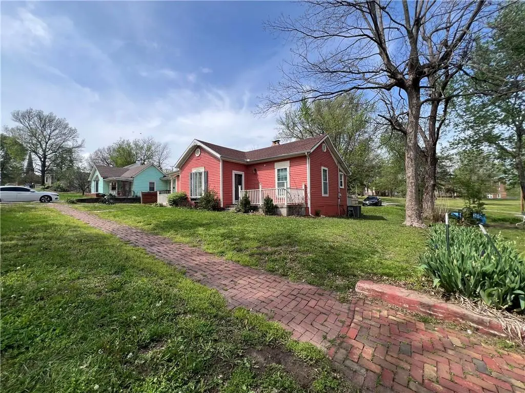 2008 Main Street, Lexington, MO 64067 - #1